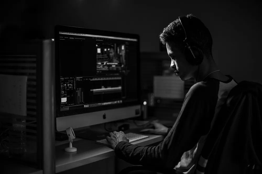 How To Enable Dark Mode on Safari