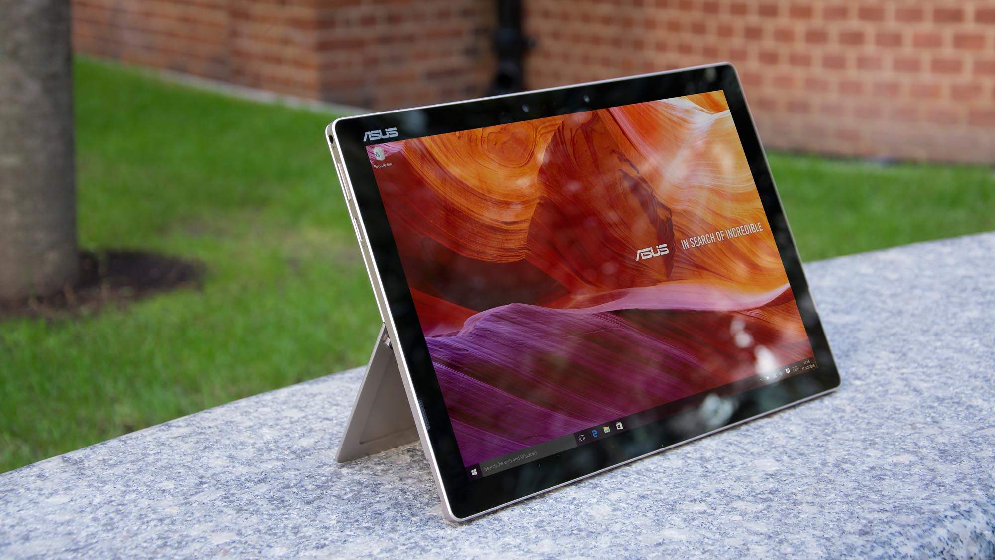 asus_transformer_3_pro_tablet_upright