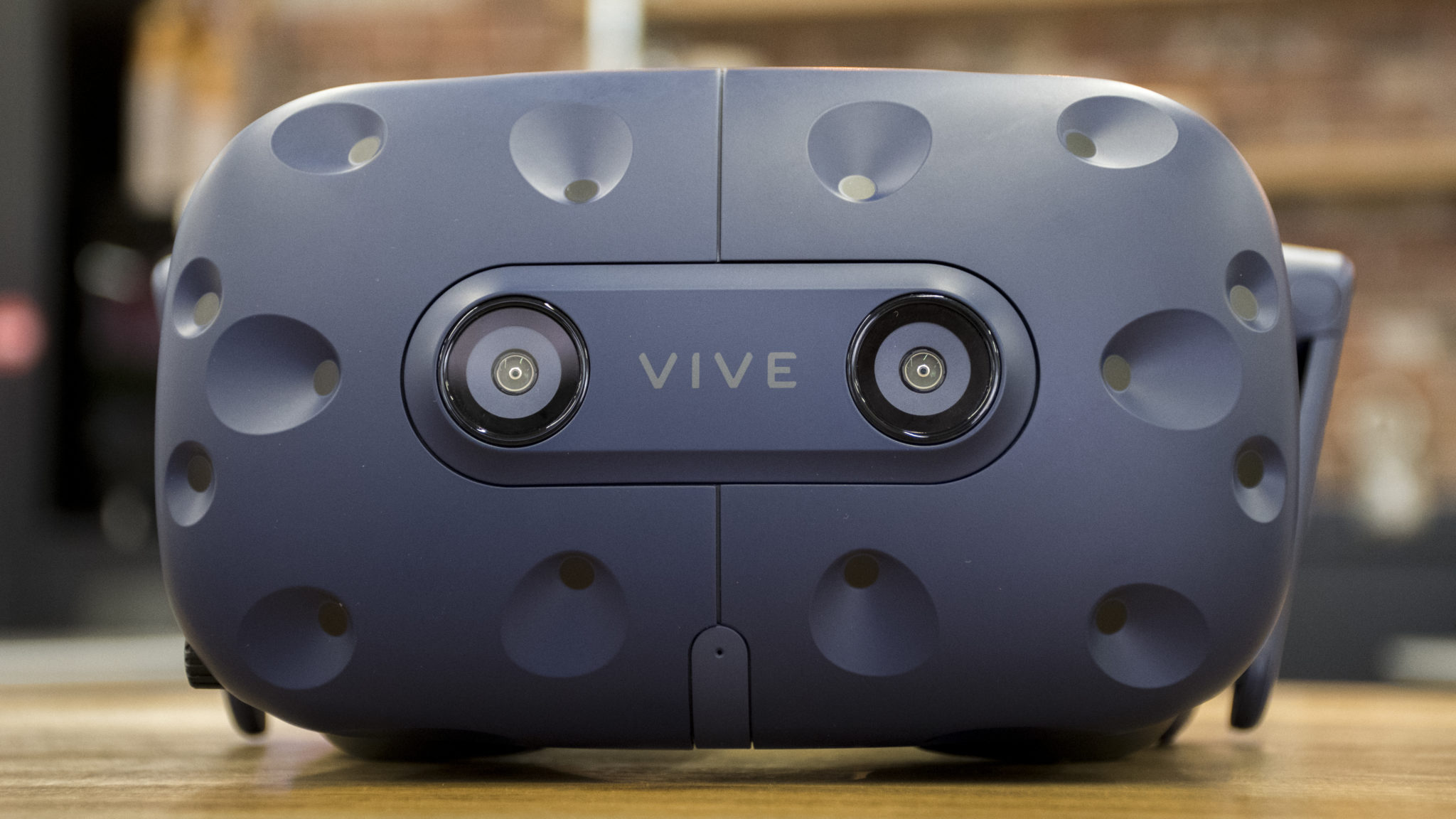 htc_vive_pro_front_close