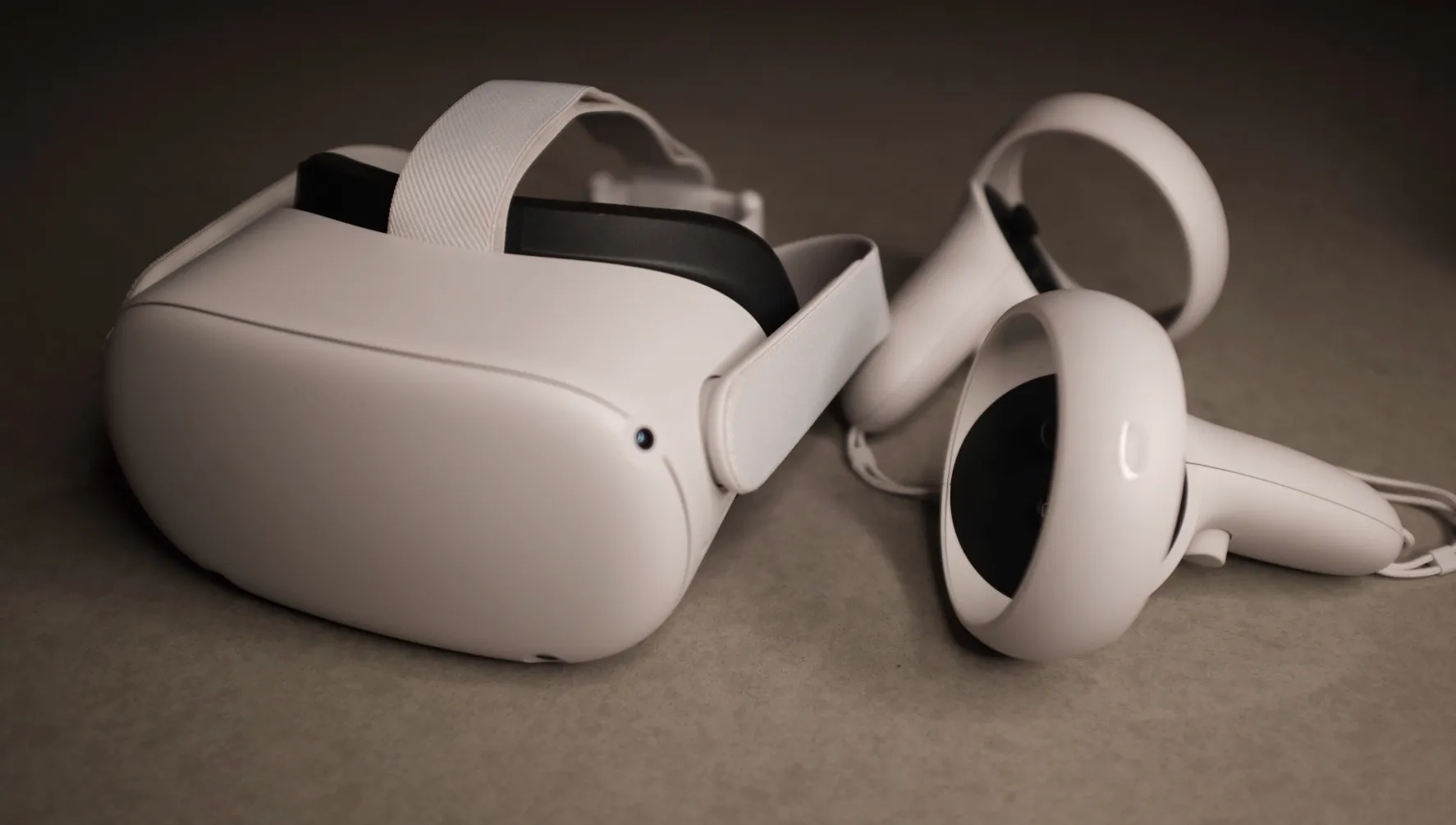 How to Connect an Oculus Quest 2 to the TV