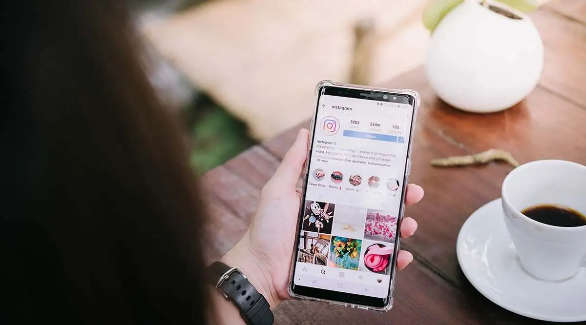 How To Screenshot an Instagram Post