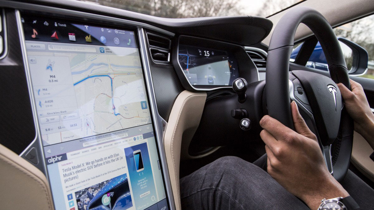 Tesla Model S autonomous picture