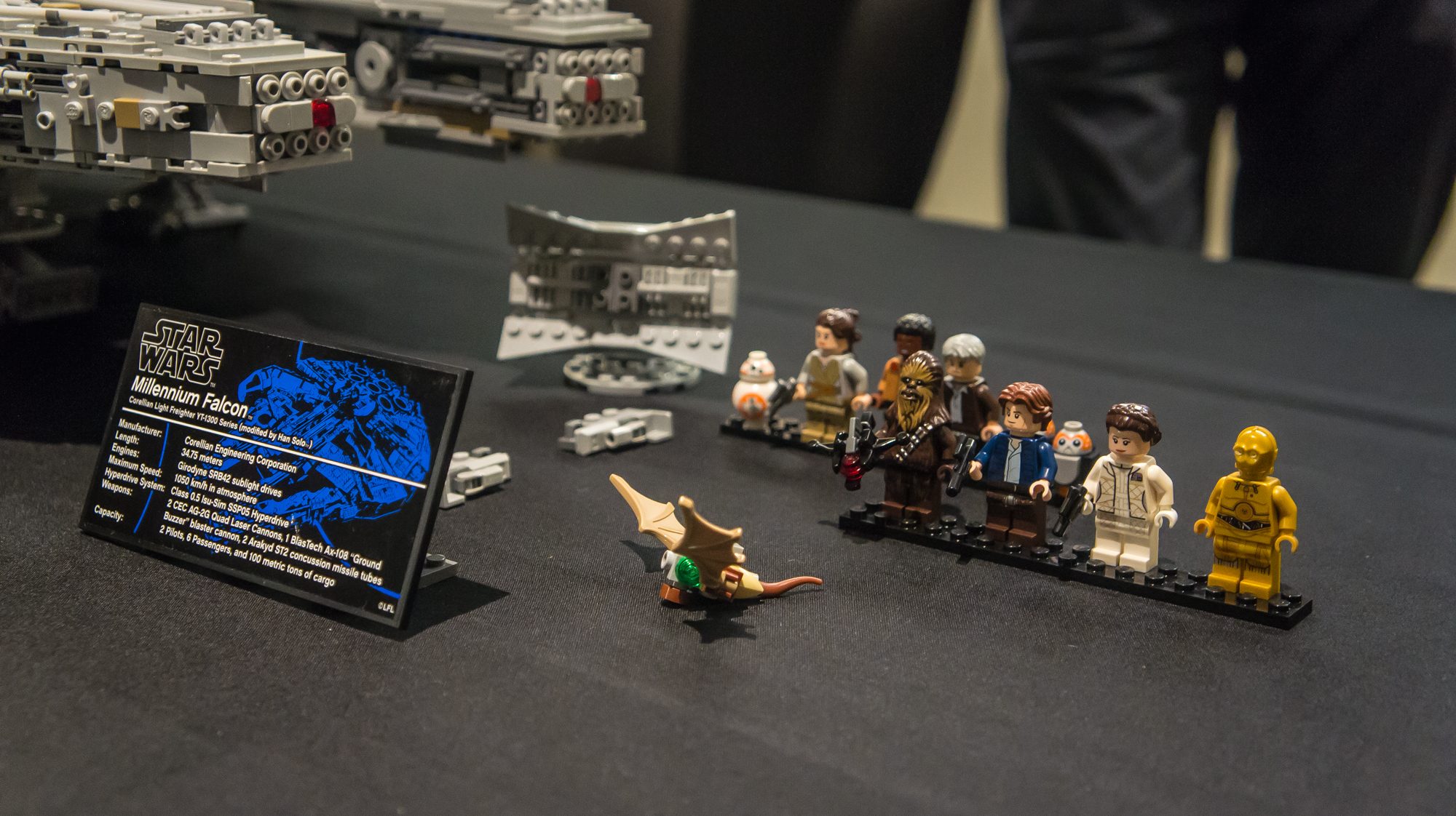 lego-millennium-falcon-ucs-2017-4