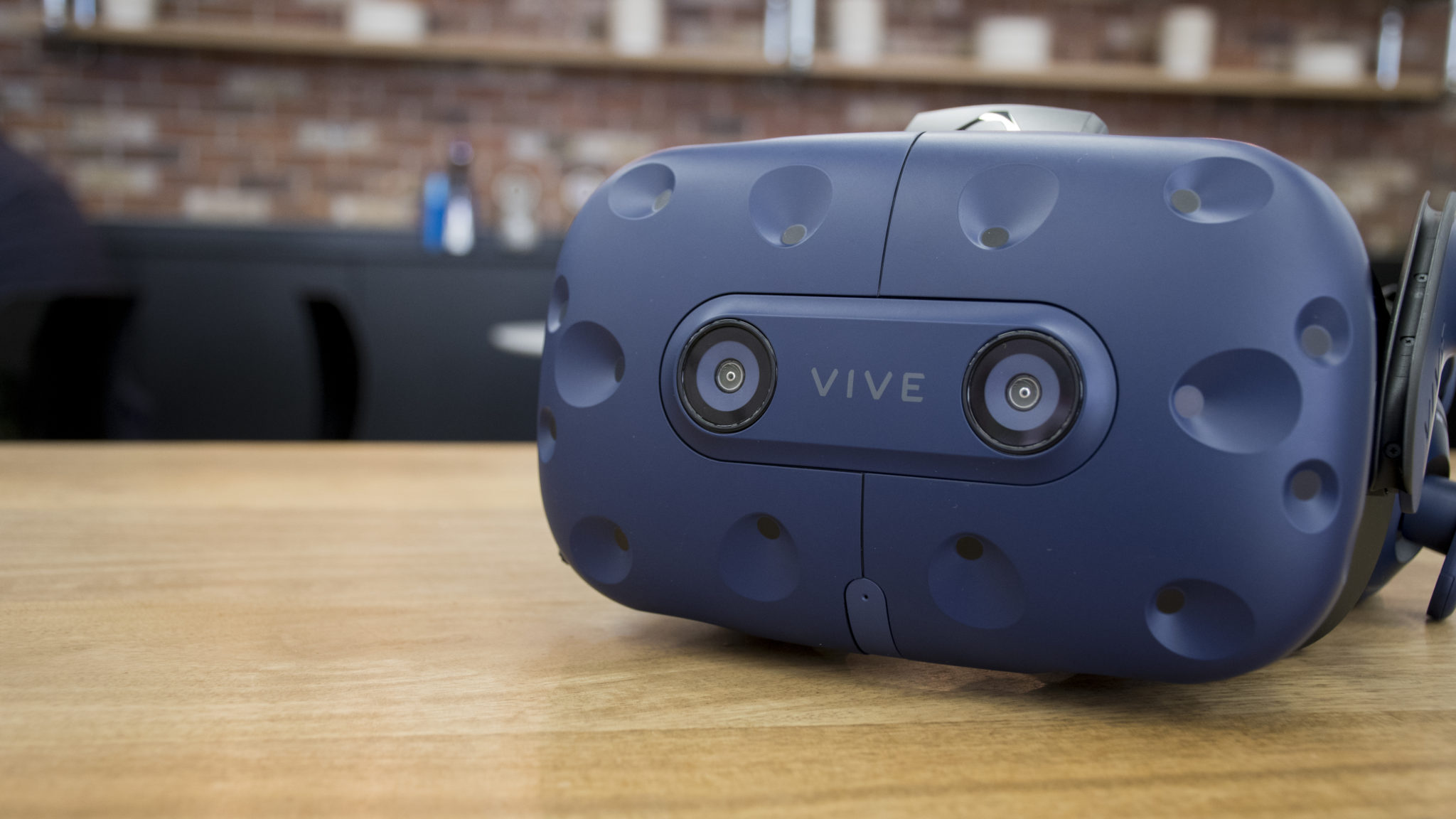 htc_vive_pro_front_hero