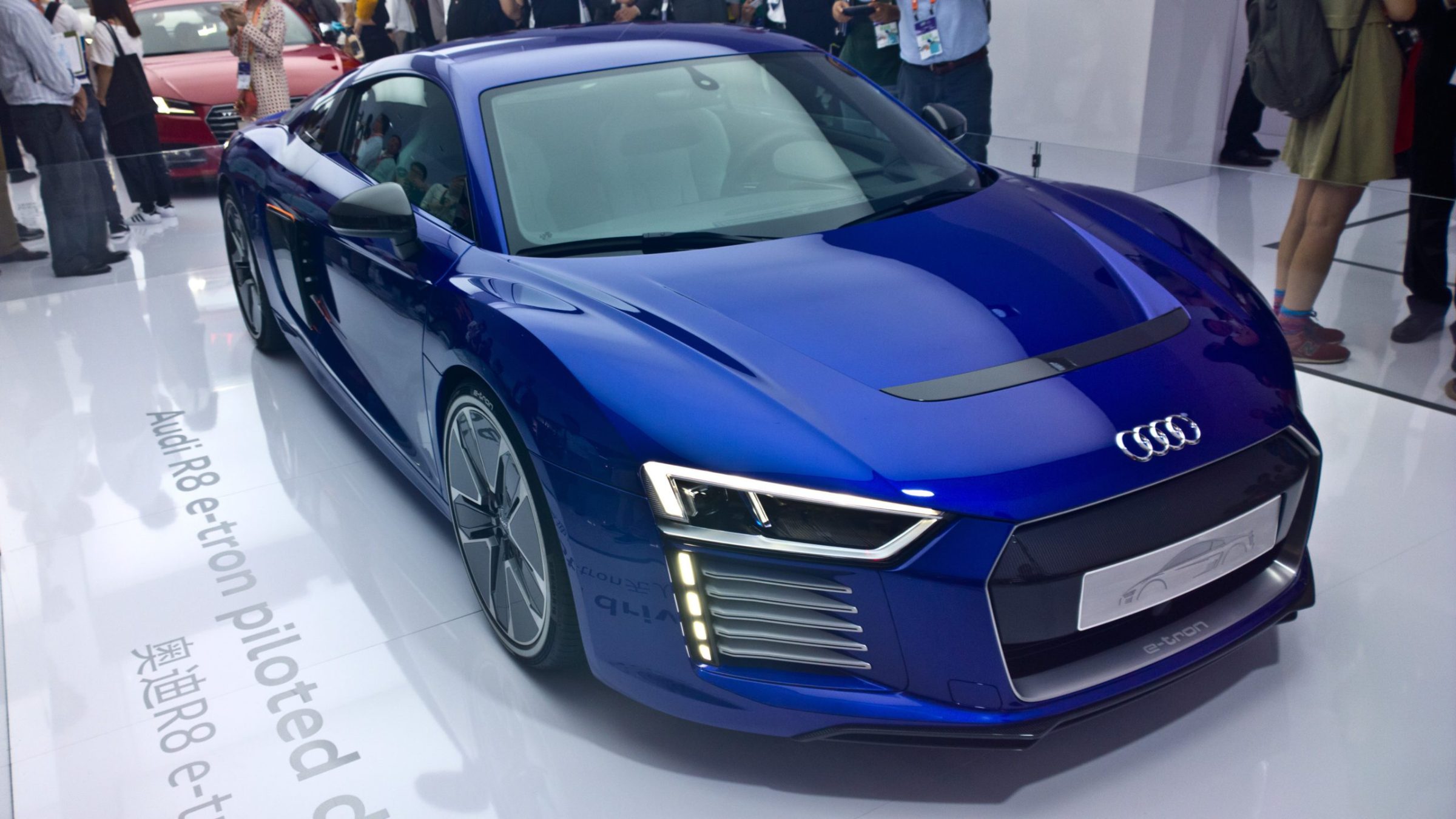 audi-keynote-ces-asia-audi-r8-e-tron-piloted-driving