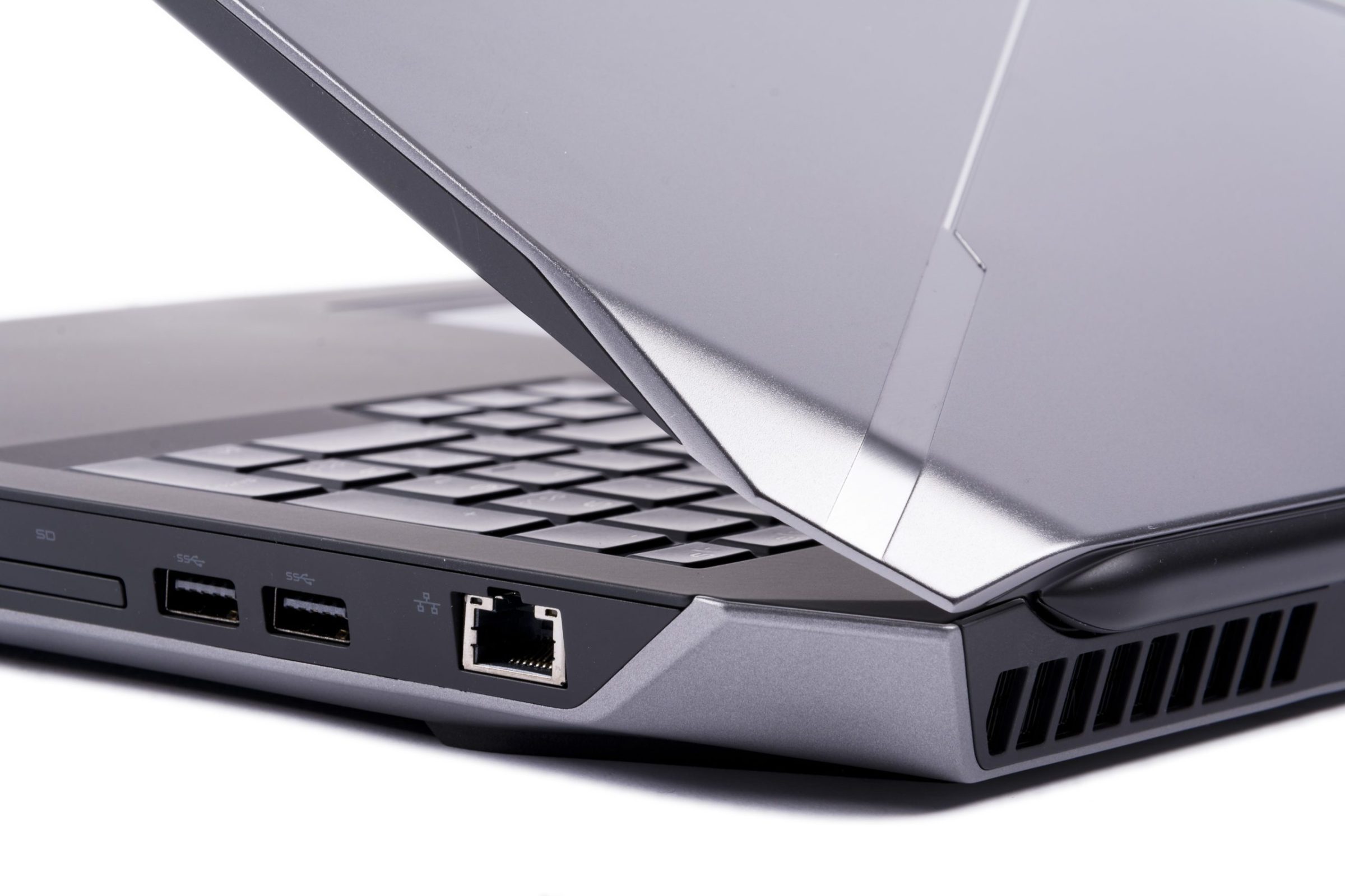 Dell Alienware 17 R2 - corner
