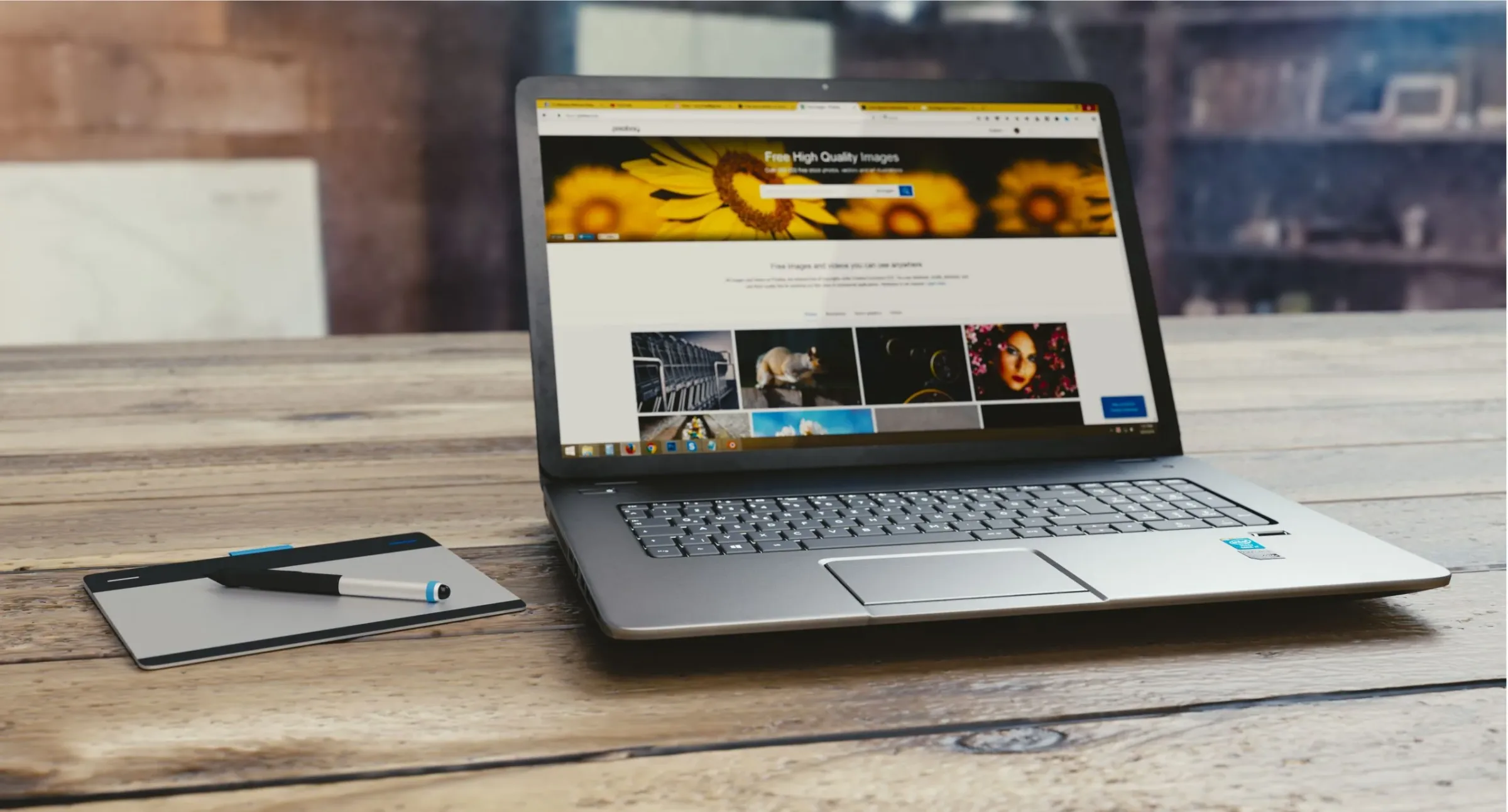 How to Find a Window That Is Off Screen on a Chromebook, Mac, or Windows PC