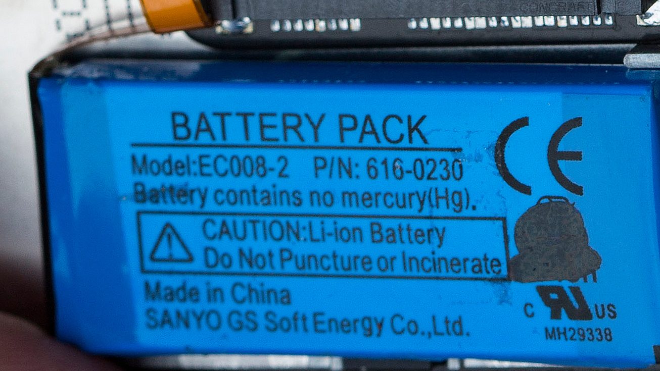 apple-ipod-classic-ssd-upgrade-old-battery