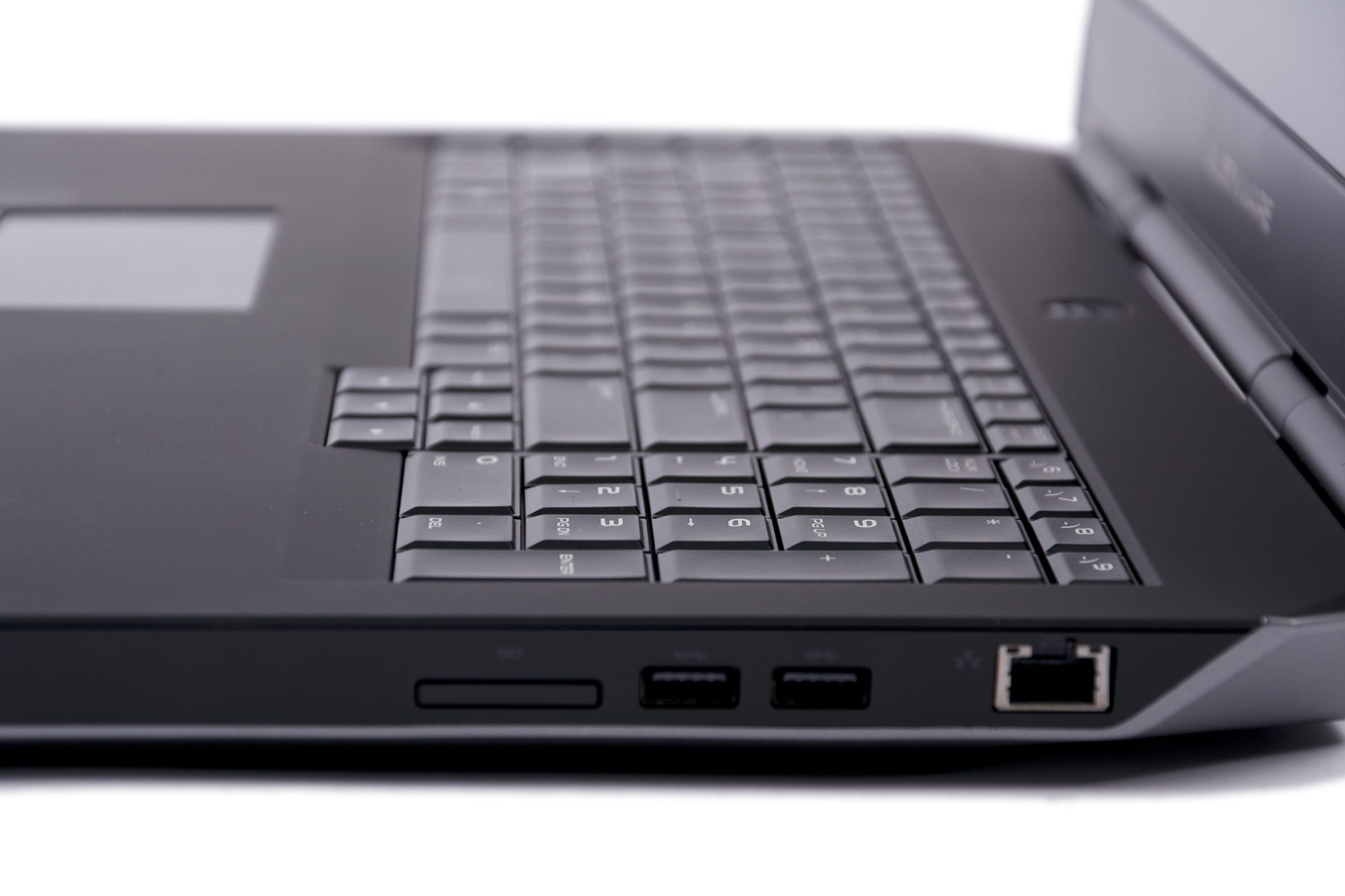 dsc_4079dell_alienware_17_r2