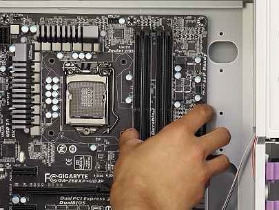 How to install the motherboard