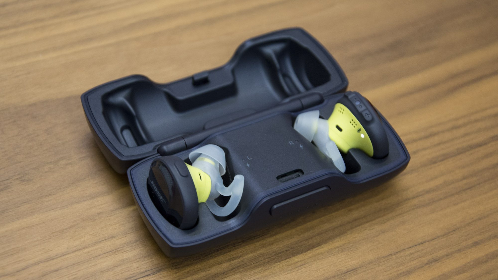 bose_soundsport_free_review_-_case