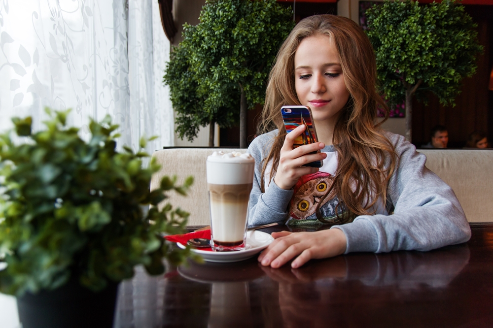 How to Create a Photo Collage in an Instagram Story
