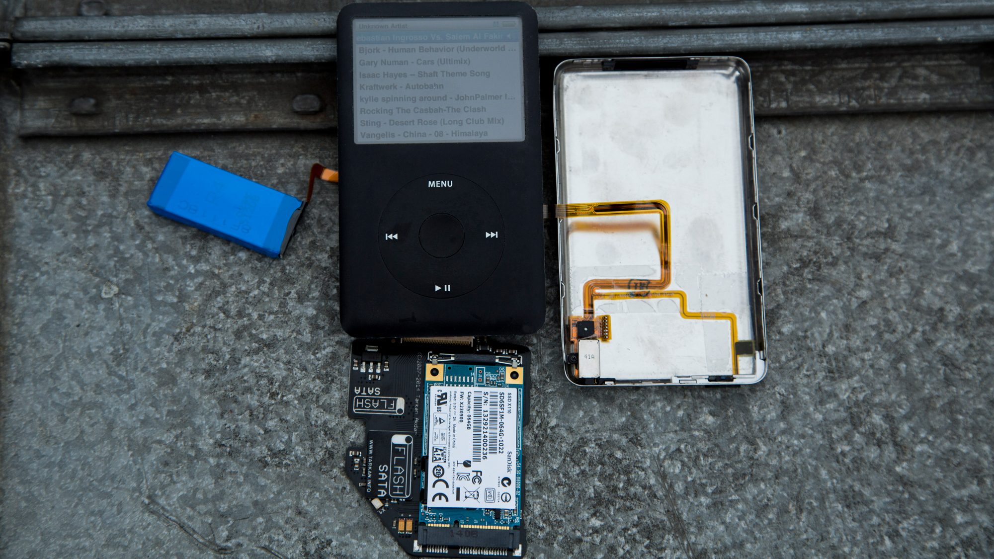 ipod-classic-ssd-upgrade-screen-on-1