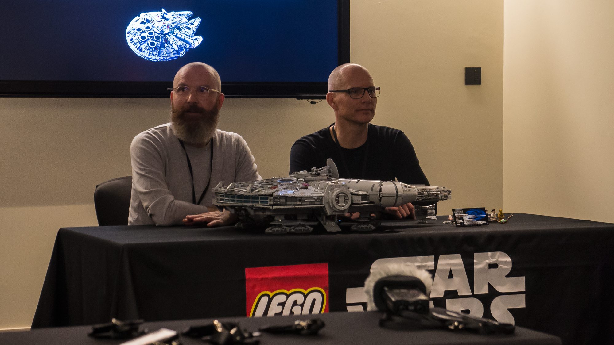 lego-millennium-falcon-ucs-2017-11