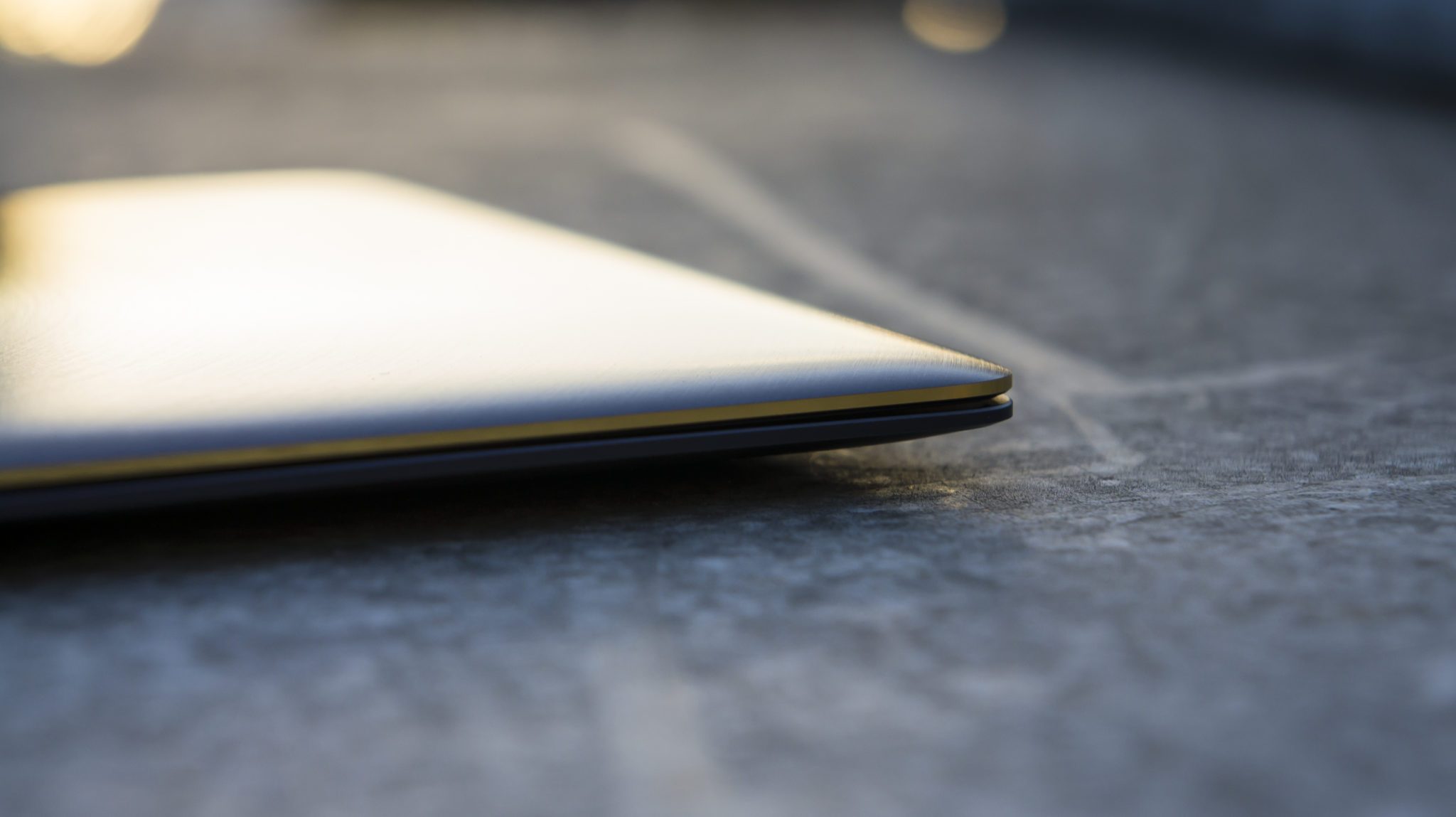 Asus ZenBook 3 corner: Even thinner than the MacBook